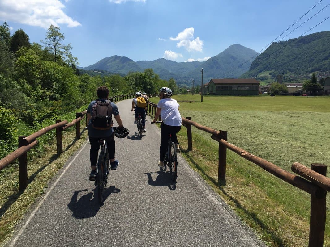The Cheese Valley Bike Tour (E-Bike)