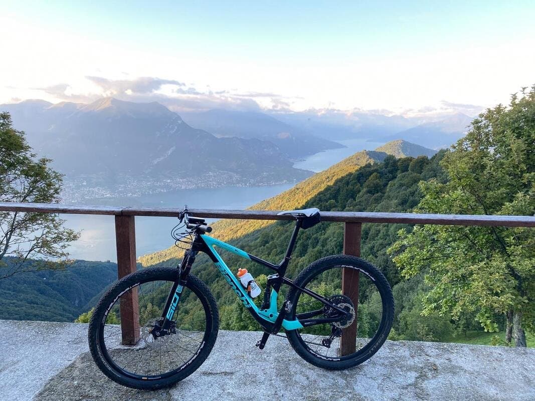Mountain Bike with Lake Como View Mountain Bike with Lake Como View